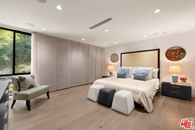 9305 Burton Way A, Beverly Hills, CA 90210 — photo 14 of 22