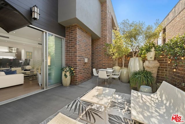 9305 Burton Way A, Beverly Hills, CA 90210 — photo 7 of 22