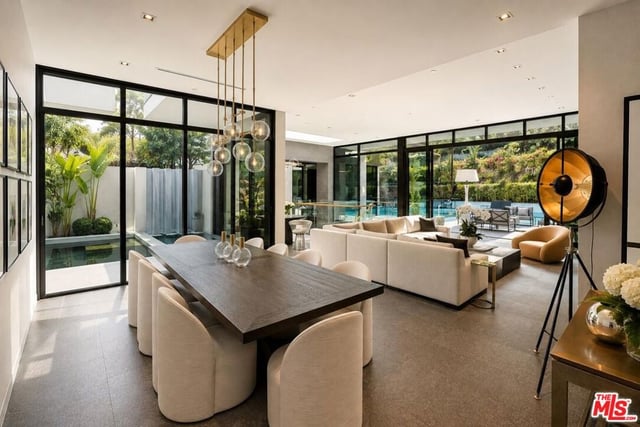 1049 Loma Vista Drive, Beverly Hills, CA 90210 — photo 11 of 48