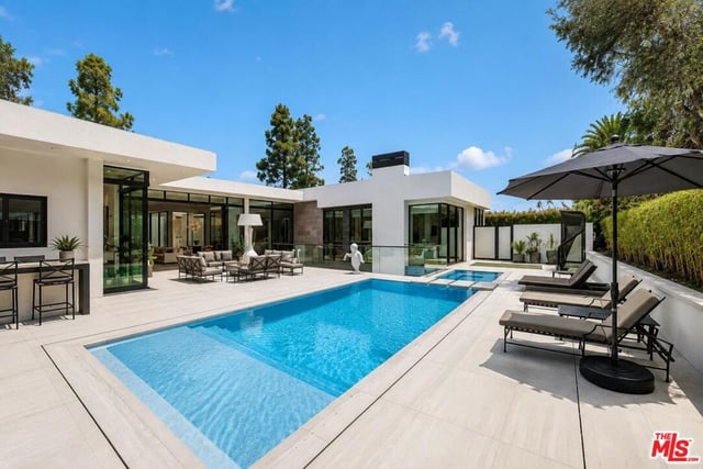 1049 Loma Vista Drive, Beverly Hills, CA 90210 — photo 40 of 48