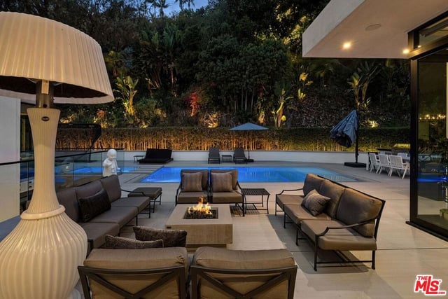 1049 Loma Vista Drive, Beverly Hills, CA 90210 — photo 46 of 48