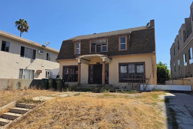 650 N Normandie Avenue, Los Angeles, CA 90004 — photo 2 of 6