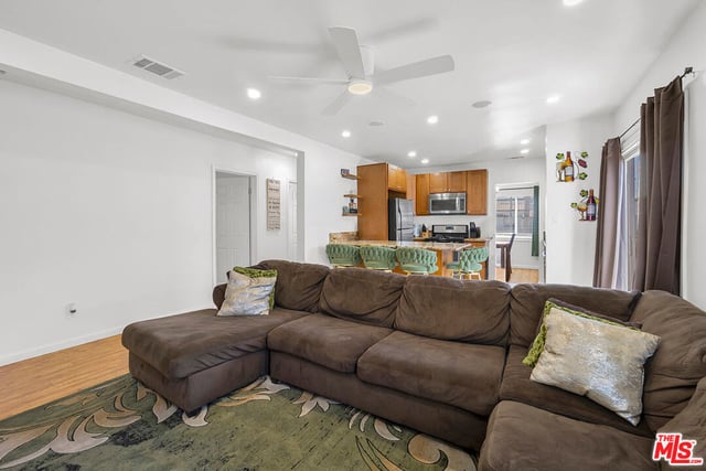 8823 S Wilton Place, Los Angeles, CA 90047 — photo 14 of 55