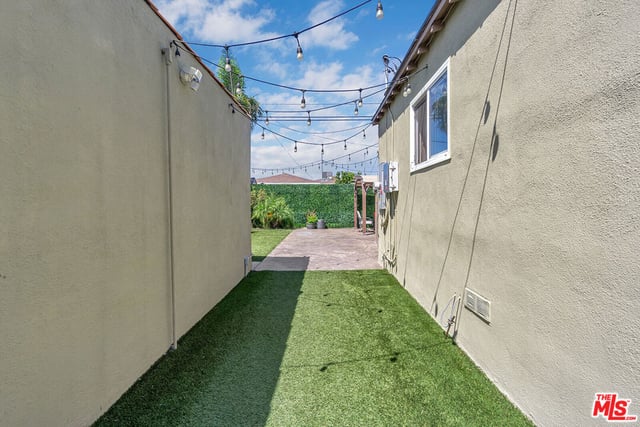 8823 S Wilton Place, Los Angeles, CA 90047 — photo 42 of 55