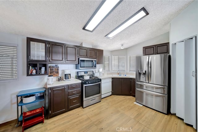 27361 Sierra hwy 23, Canyon Country, CA 91351 — photo 17 of 35