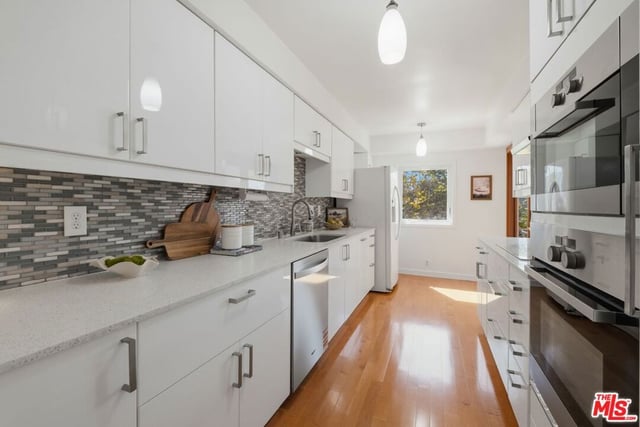 289 S Barrington Avenue A309, Los Angeles, CA 90049 — photo 12 of 26