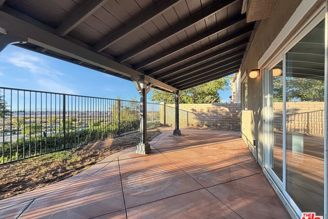 2423 Carolyn Drive, Palmdale, CA 93551 — photo 5 of 29
