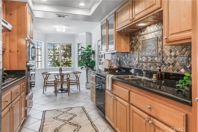 630 Wakefield Court 102, Long Beach, CA 90803 — photo 12 of 35