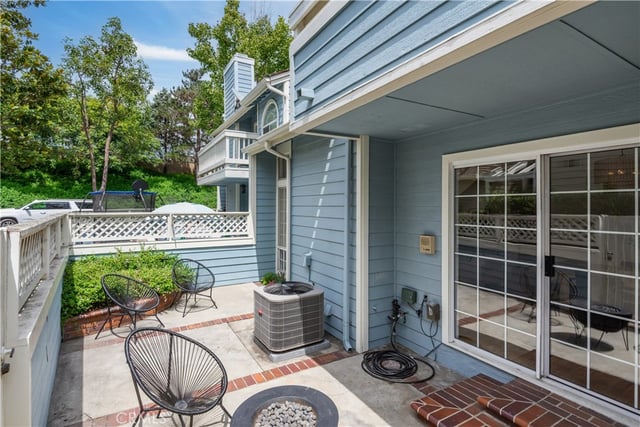 630 Wakefield Court 102, Long Beach, CA 90803 — photo 30 of 35