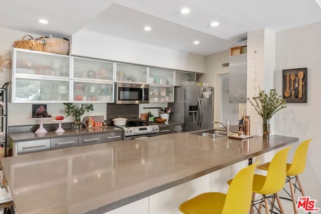 7250 Franklin Avenue 903, Los Angeles, CA 90046 — photo 4 of 21