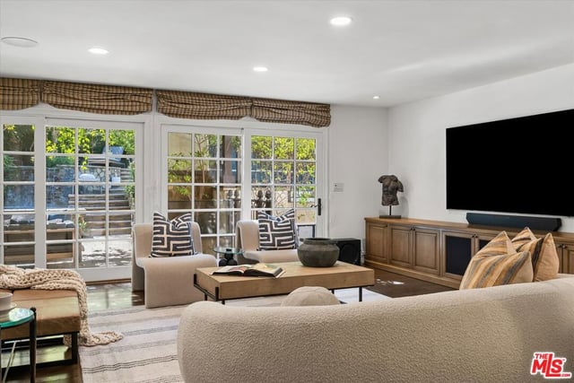 3171 Abington Drive, Los Angeles, CA 90210 — photo 11 of 58