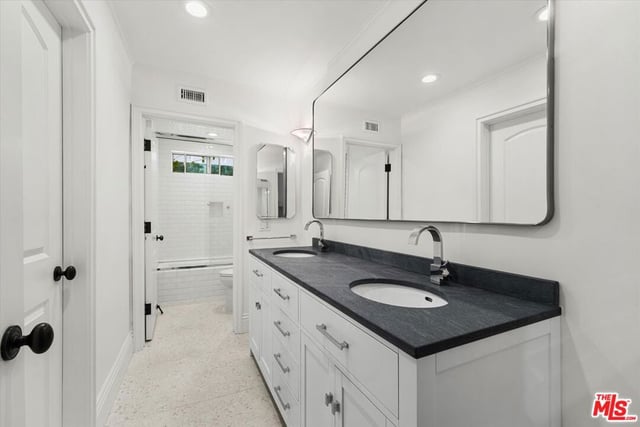 3171 Abington Drive, Los Angeles, CA 90210 — photo 40 of 58