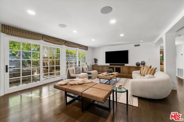 3171 Abington Drive, Los Angeles, CA 90210 — photo 9 of 58