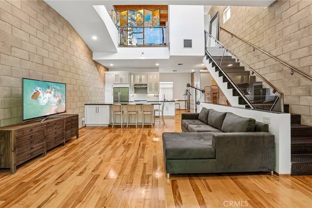 717 N Highland Avenue 21, Los Angeles, CA 90038 — photo 2 of 53