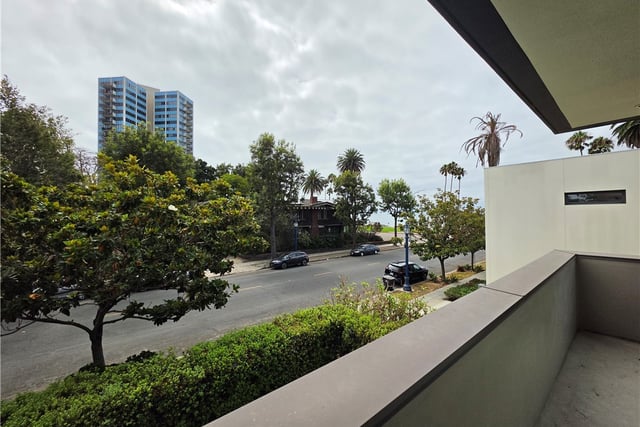 9 Temple, Long Beach, CA 90803 — photo 15 of 40