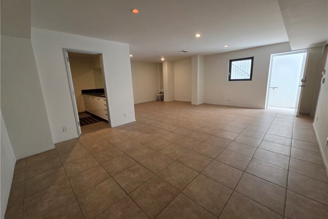 9 Temple, Long Beach, CA 90803 — photo 32 of 40