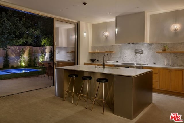 420 N Kings Road, Los Angeles, CA 90048 — photo 17 of 48