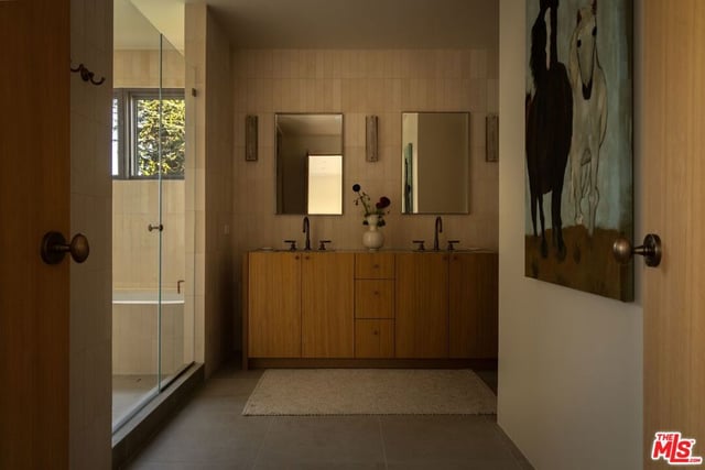 420 N Kings Road, Los Angeles, CA 90048 — photo 24 of 48
