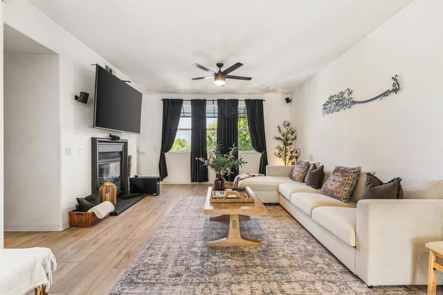 545 N Chardonnay Drive, Covina, CA 91723 — photo 4 of 44