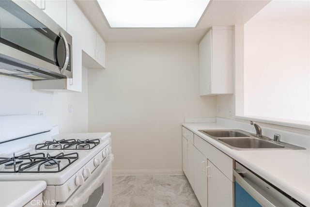 19350 Sherman Way 210, Reseda, CA 91335 — photo 7 of 27
