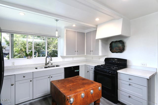 3527 Fairchild Street, Glendale, CA 91214 — photo 4 of 24