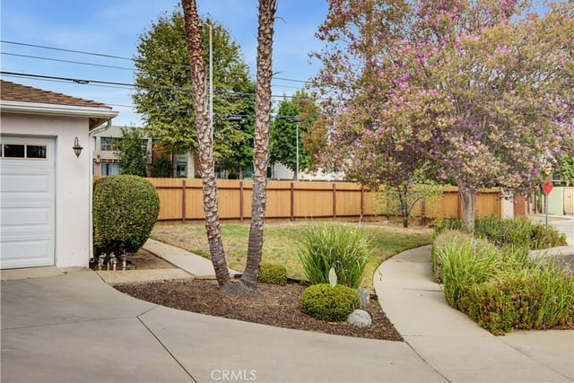 16858 Weddington Street, Encino, CA 91436 — photo 3 of 28
