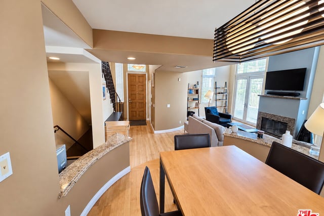 1247 23rd Street D, Santa Monica, CA 90404 — photo 5 of 48