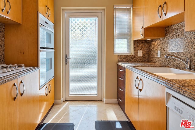 1247 23rd Street D, Santa Monica, CA 90404 — photo 7 of 48