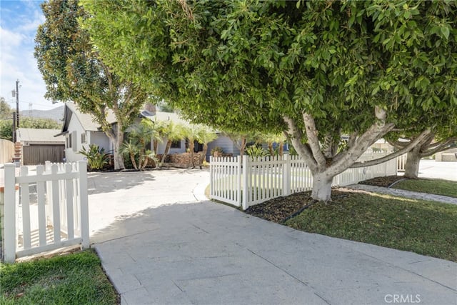 1812 W Riverside, Burbank, CA 91506 — photo 31 of 44