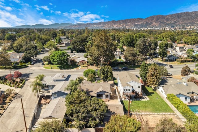 1812 W Riverside, Burbank, CA 91506 — photo 39 of 44
