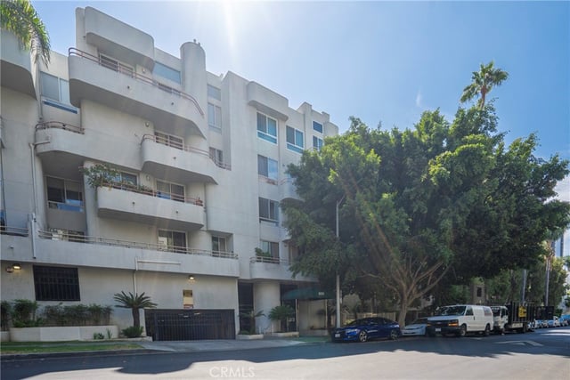 500 S Berendo Street 102, Los Angeles, CA 90020 — photo 2 of 22