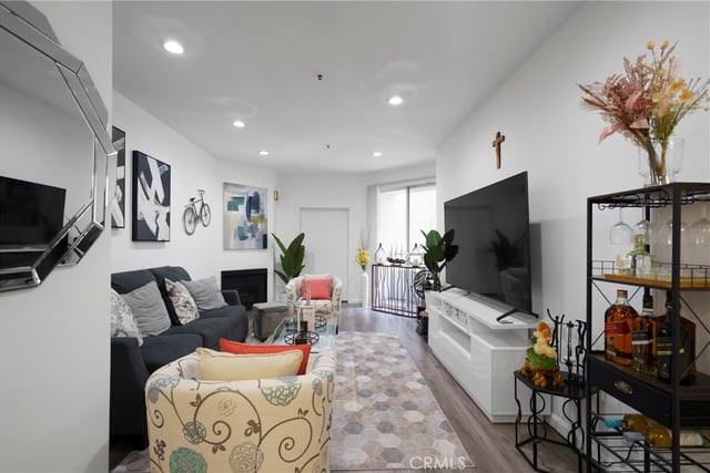 500 S Berendo Street 102, Los Angeles, CA 90020 — photo 5 of 22