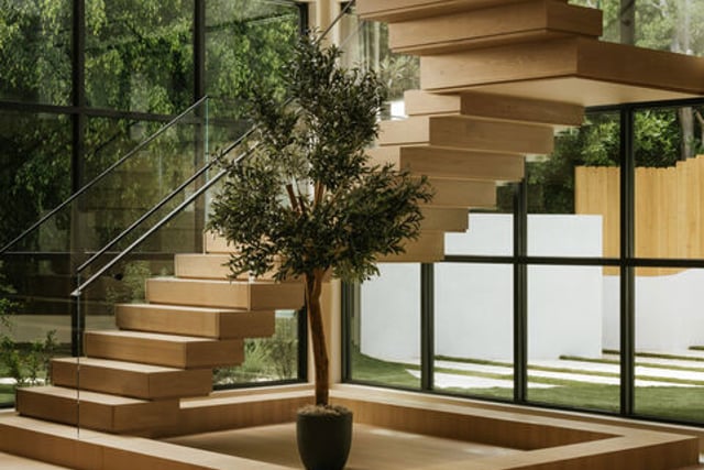 2130 Mandeville Canyon Road, Los Angeles, CA 90049 — photo 18 of 34