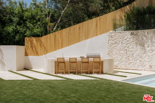 2130 Mandeville Canyon Road, Los Angeles, CA 90049 — photo 8 of 34