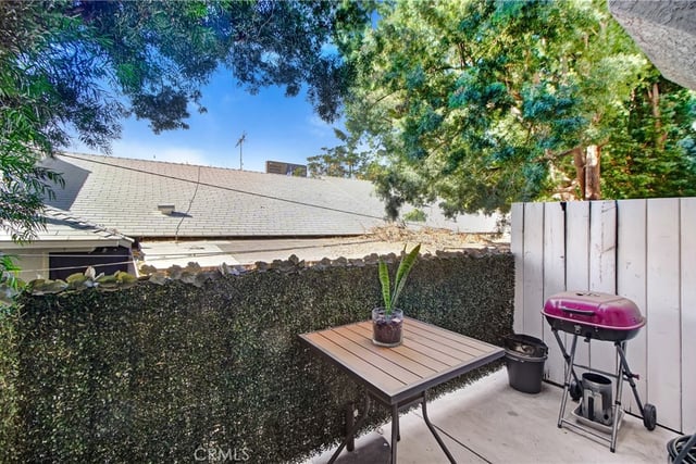 16800 saticoy 4, Lake Balboa, CA 91406 — photo 16 of 19