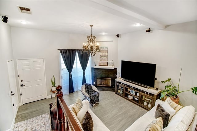 16800 saticoy 4, Lake Balboa, CA 91406 — photo 4 of 19