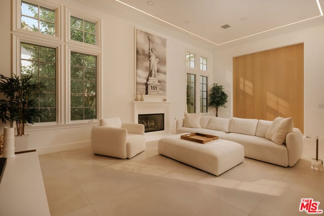 25410 Prado De Las Bellotas, Calabasas, CA 91302 — photo 4 of 35