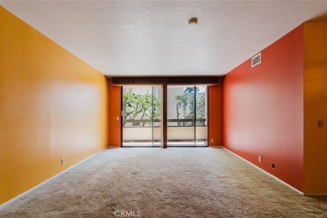 750 S Spaulding Avenue 215, Los Angeles, CA 90036 — photo 15 of 37
