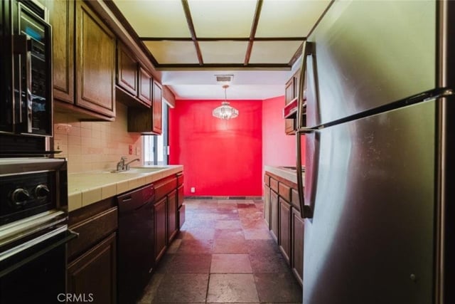 750 S Spaulding Avenue 215, Los Angeles, CA 90036 — photo 6 of 37