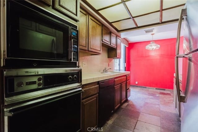 750 S Spaulding Avenue 215, Los Angeles, CA 90036 — photo 7 of 37