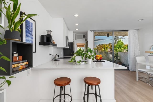 6151 Orange Street 308, Los Angeles, CA 90048 — photo 17 of 41