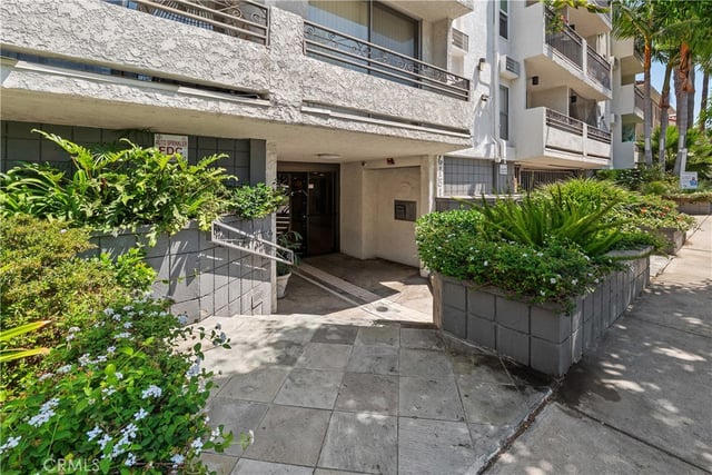 6151 Orange Street 308, Los Angeles, CA 90048 — photo 4 of 41