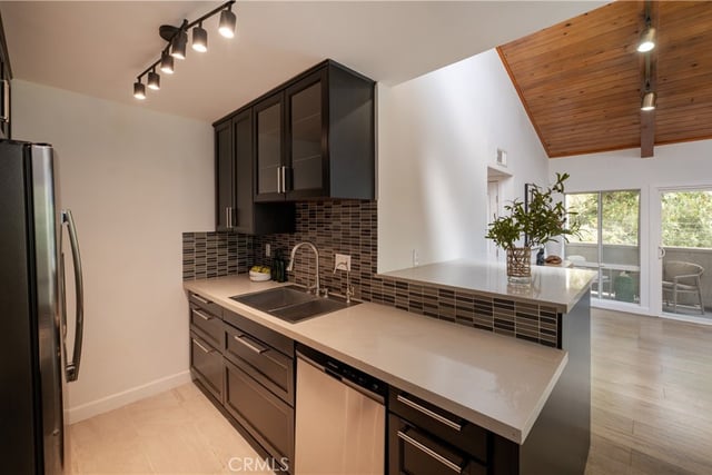 20134 Leadwell 307, Winnetka, CA 91306 — photo 3 of 42