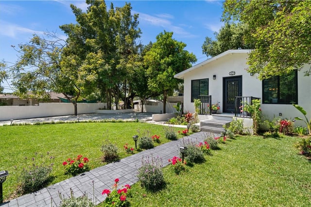 2427 N Verdugo, Glendale, CA 91208 — photo 3 of 47