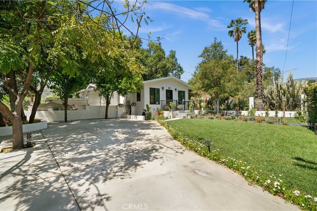 2427 N Verdugo, Glendale, CA 91208 — photo 4 of 47