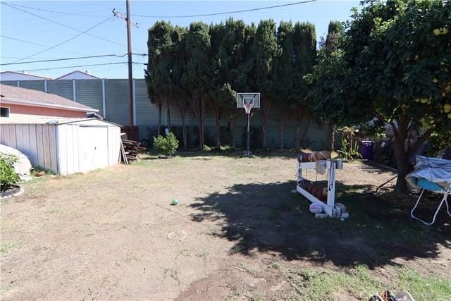 6372 Raymond Avenue, Long Beach, CA 90805 — photo 16 of 19