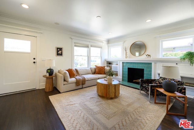 2238 W 28th Street, Los Angeles, CA 90018 — photo 4 of 44