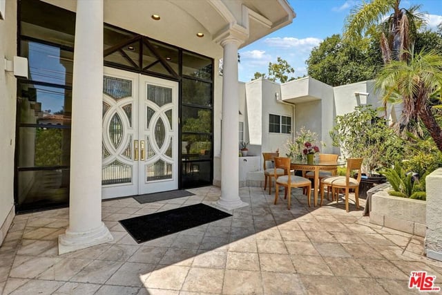 4623 Hayvenhurst Avenue, Encino, CA 91436 — photo 3 of 38