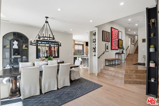 16820 Oak View Drive, Encino, CA 91436 — photo 16 of 68