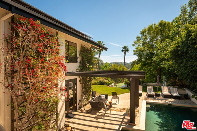 16820 Oak View Drive, Encino, CA 91436 — photo 20 of 68